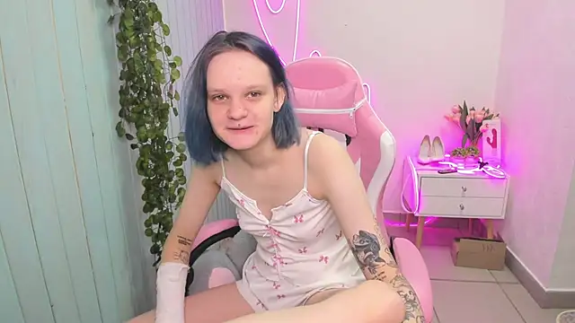 Elieiza xo online show from November 2025 09:07:02 AM