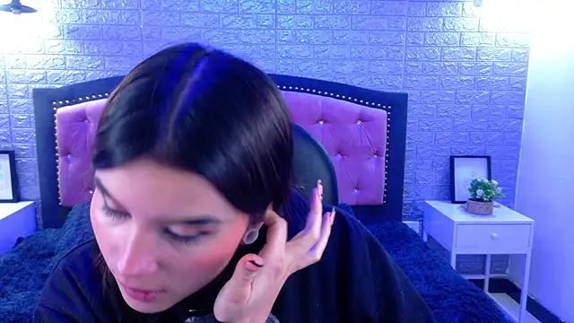 Natalie loffreda online show from October 2025 03:07:02 AM