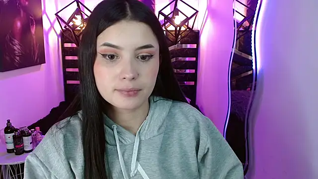 Snapshot of Natalie_loffreda chatting on June 2026 08:03:01 PM Natalie loffreda online show from June 2026 08:03:01 PM
