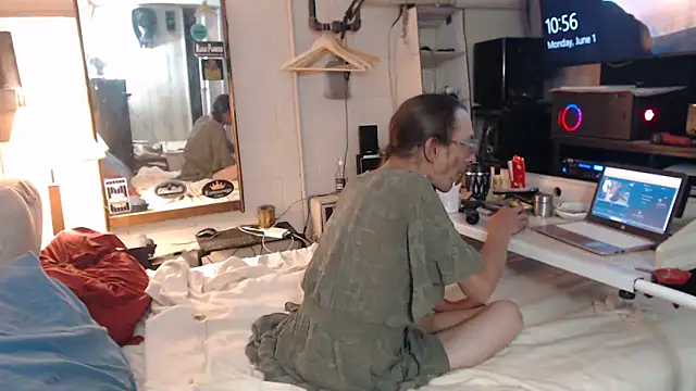 Snapshot of Puff0169 chatting on June 2026 02:57:02 AM Puff0169 online show from June 2026 02:57:02 AM