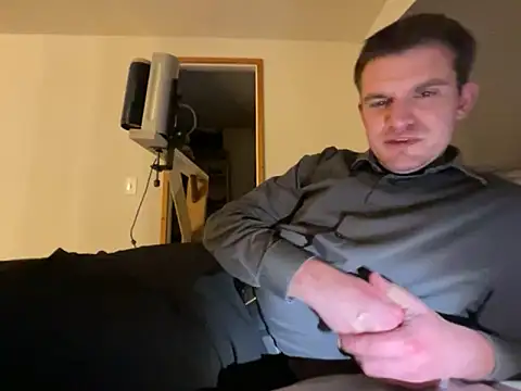 cumitted online show from February 2026 09:51:02 AM