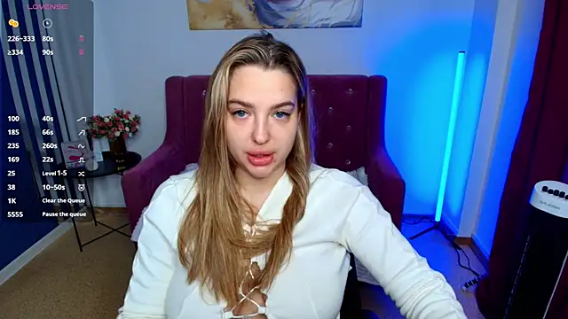 Snapshot of Emma__Ross chatting on May 2026 01:55:01 AM Emma Ross online show from May 2026 01:55:01 AM