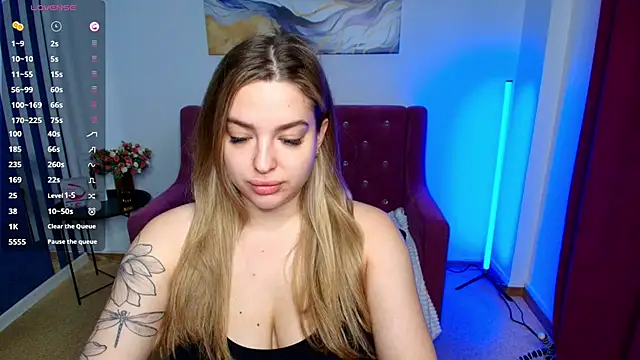Snapshot of Emma__Ross chatting on May 2026 02:06:01 AM Emma Ross online show from May 2026 02:06:01 AM