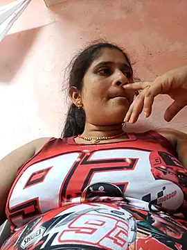 Snapshot of Hot-piuy chatting on September 2025 10:28:01 AM Hot-piuy online show from September 2025 10:28:01 AM