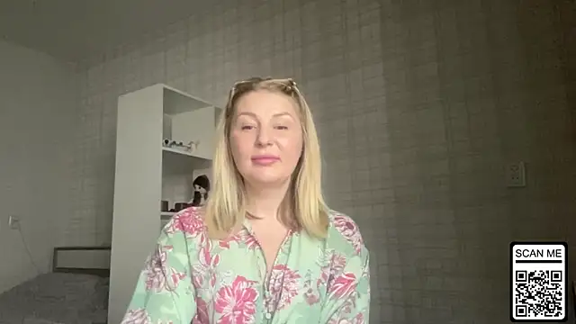 Blondie xoxoxo online show from February 2026 01:25:01 PM