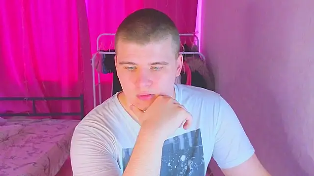 kittenmurr online show from February 2026 07:34:01 AM