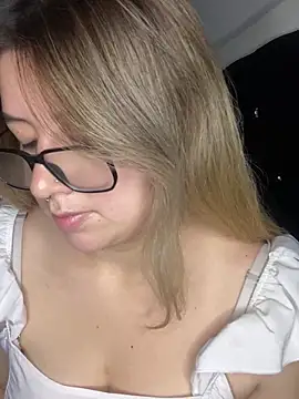 Blair Bunnyy online show from November 2025 06:13:01 AM