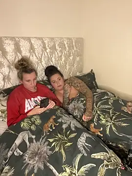 Charsworld online show from November 2025 06:39:01 PM