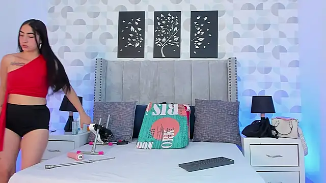 natasha moreno online show from September 2025 12:38:02 PM