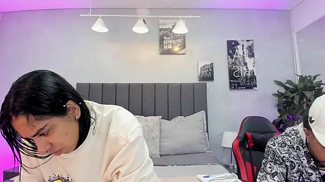 violet and myers online show from November 2025 11:32:01 AM