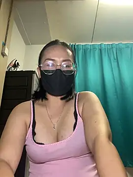 melyiaaa online show from February 2026 03:00:01 PM