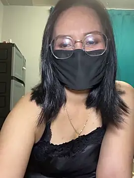 melyiaaa online show from April 2026 02:13:02 PM