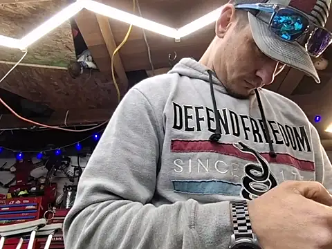 twistafatpipe online show from March 2026 07:02:02 PM