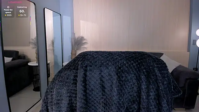 MilaColeman online show from November 2025 02:01:02 AM