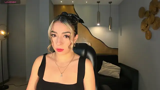 LizzCooper online show from November 2025 04:01:02 AM