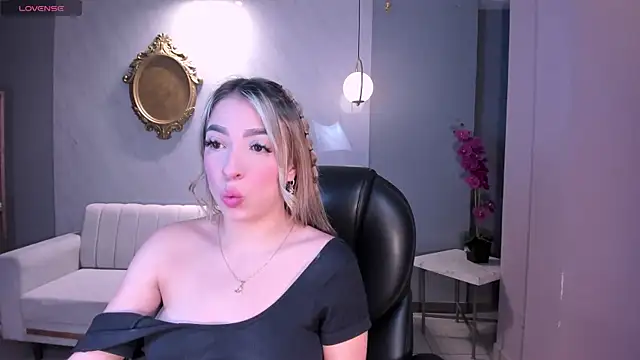 LizzCooper online show from November 2025 04:12:01 AM