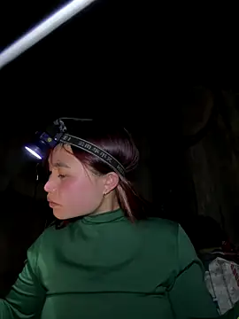 EllyBaby20 online show from December 2025 01:30:01 PM