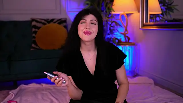 AlenaCapricious online show from November 2025 06:06:02 PM