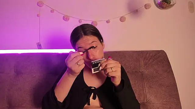 katalella brown1 online show from September 2025 12:21:02 PM