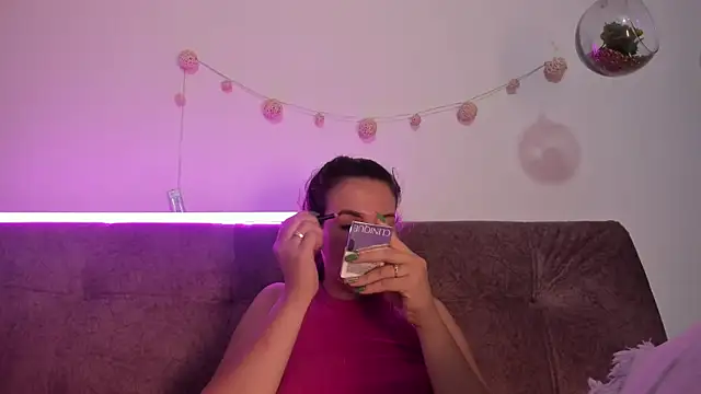 katalella brown1 online show from October 2025 11:40:02 AM