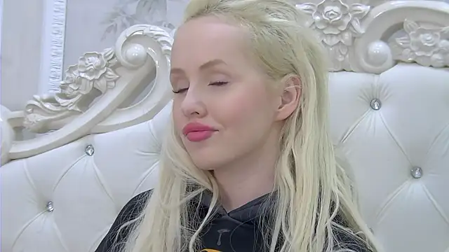 EllieFrosty  online show from November 2025 11:16:02 PM