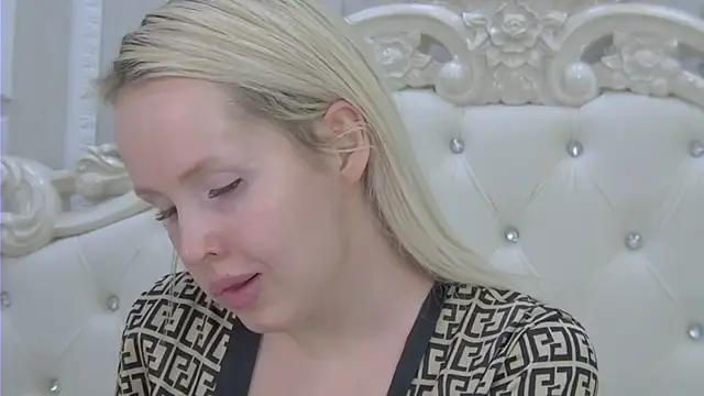 EllieFrosty  online show from April 2026 10:10:02 PM