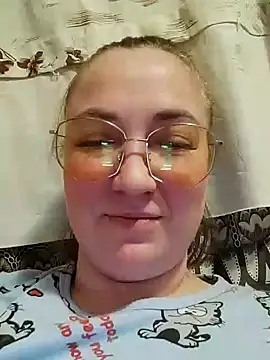 Kiss Eva online show from February 2025 07:49:01 PM