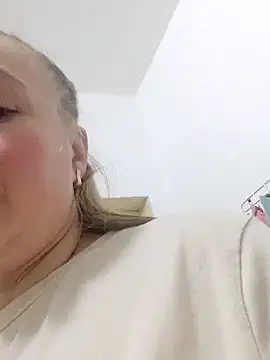 Kiss Eva online show from February 2026 03:37:02 PM