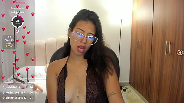 raven stonee online show from September 2025 07:52:02 PM