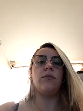 CurvyLust x online show from October 2025 03:05:02 PM