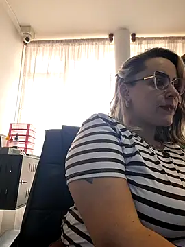 CurvyLust x online show from November 2025 05:01:02 PM