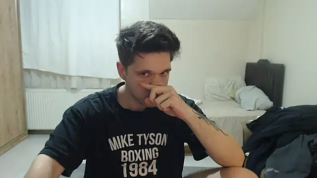 2handsomemann online show from June 2026 06:20:02 PM
