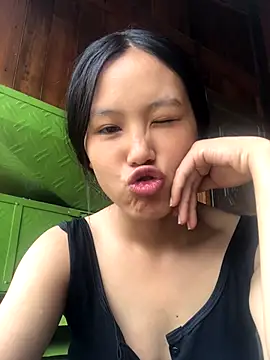 Snapshot of May_nhi chatting on September 2025 02:11:02 AM May nhi online show from September 2025 02:11:02 AM
