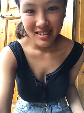 Snapshot of May_nhi chatting on September 2025 07:30:02 AM May nhi online show from September 2025 07:30:02 AM
