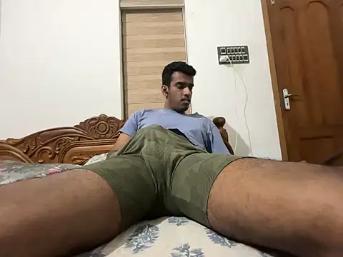 nivedthomas01 online show from February 2026 04:45:02 PM