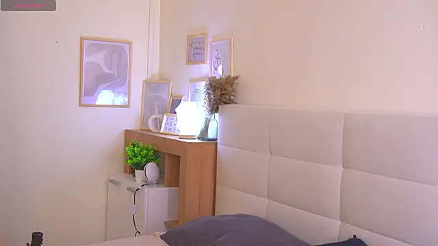 Venelopa online show from October 2025 12:02:02 PM