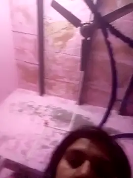 TINASONI online show from November 2025 11:14:02 PM