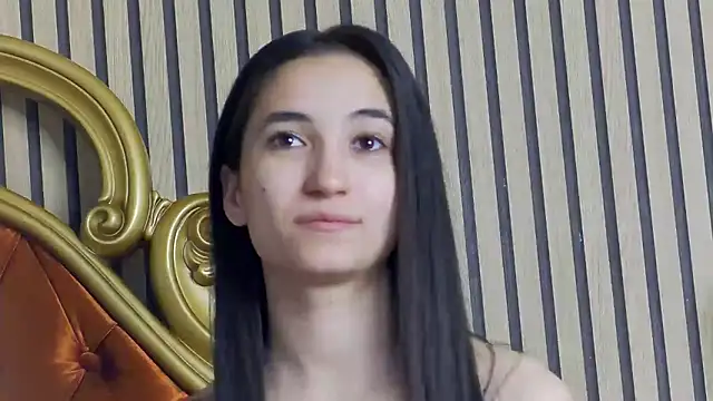 Snapshot of CarolinaBlair chatting on May 2026 06:30:01 AM CarolinaBlair online show from May 2026 06:30:01 AM