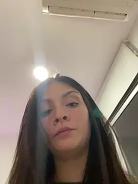 Snapshot of Danielaeliana chatting on May 2026 02:06:02 AM Danielaeliana online show from May 2026 02:06:02 AM