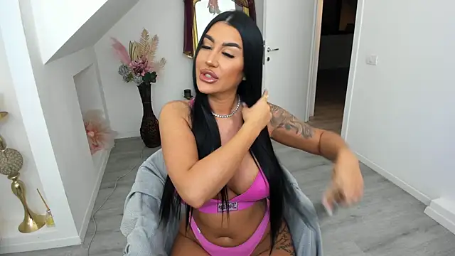 Ranya Evy online show from February 2026 04:19:02 PM