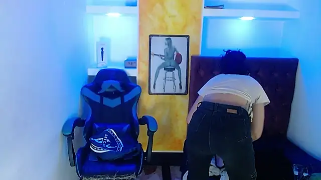 alison moon7 online show from September 2025 01:35:01 PM