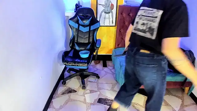 alison moon7 online show from November 2025 11:40:02 AM