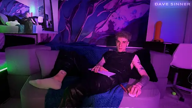 Snapshot of davesinner chatting on May 2026 09:34:02 PM davesinner online show from May 2026 09:34:02 PM