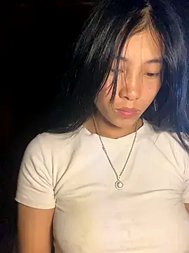 EmLy02 online show from November 2025 11:21:02 AM