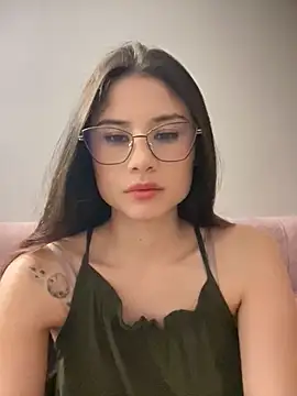 Snapshot of VioletaLorette chatting on November 2025 03:39:02 AM VioletaLorette online show from November 2025 03:39:02 AM