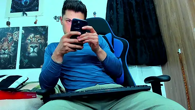 javiersexymann online show from March 2025 11:47:01 PM