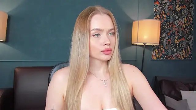 AvroraGoldie online show from September 2025 10:26:01 AM