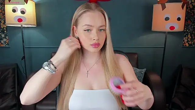 AvroraGoldie online show from January 2026 11:26:02 AM