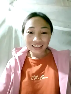 lucybaby00 online show from April 2026 01:41:01 PM