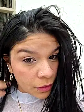 Snapshot of Eiimy_pretty chatting on October 2025 08:18:02 PM Eiimy pretty online show from October 2025 08:18:02 PM